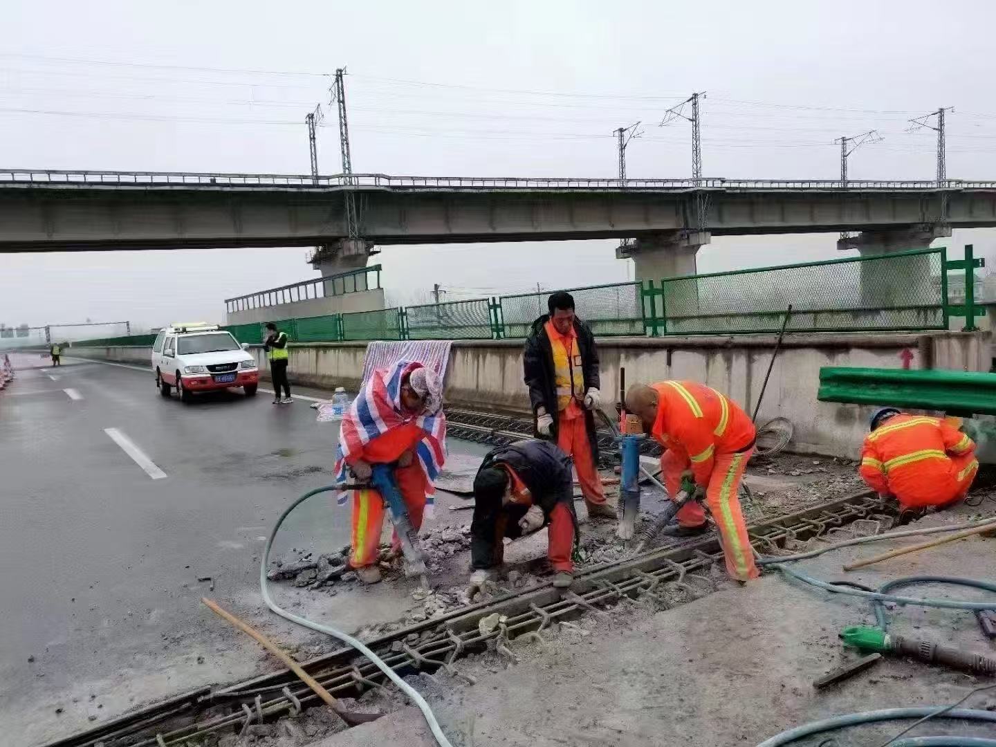 太平桥梁伸缩缝抢修料